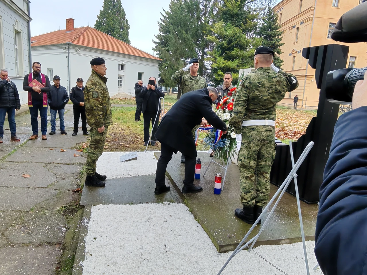 Polaganje vijenaca, Foto: Neven Knežević/HRT Radio Osijek