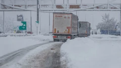 U Lici i dalje pada snijeg , Foto: Zvonimir Barisin/PIXSELL