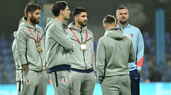 Vatreni na travnjaku u Podgorici prije zagrijavanja