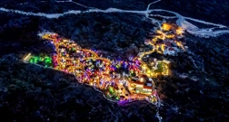 Čarobno Božićno selo u Gornjem Dolcu osvjetljava više od 3 milijuna lampica , Foto: Zvonimir Barisin/PIXSELL