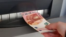 Podizanje novca s bankomata