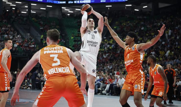 Hezonja dobio nagradu za najkorisnijeg igrača španjolske lige