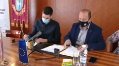 Potpisivanje ugovora, Foto: HRT/HTV
