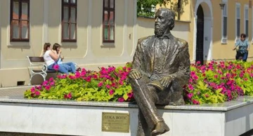 Spomenik Luki Botiću u Đakovu ( snimka zaslona)
