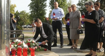 Uoči Međunarodnog dana nestalih zapaljene svijeće u Borovu naselju