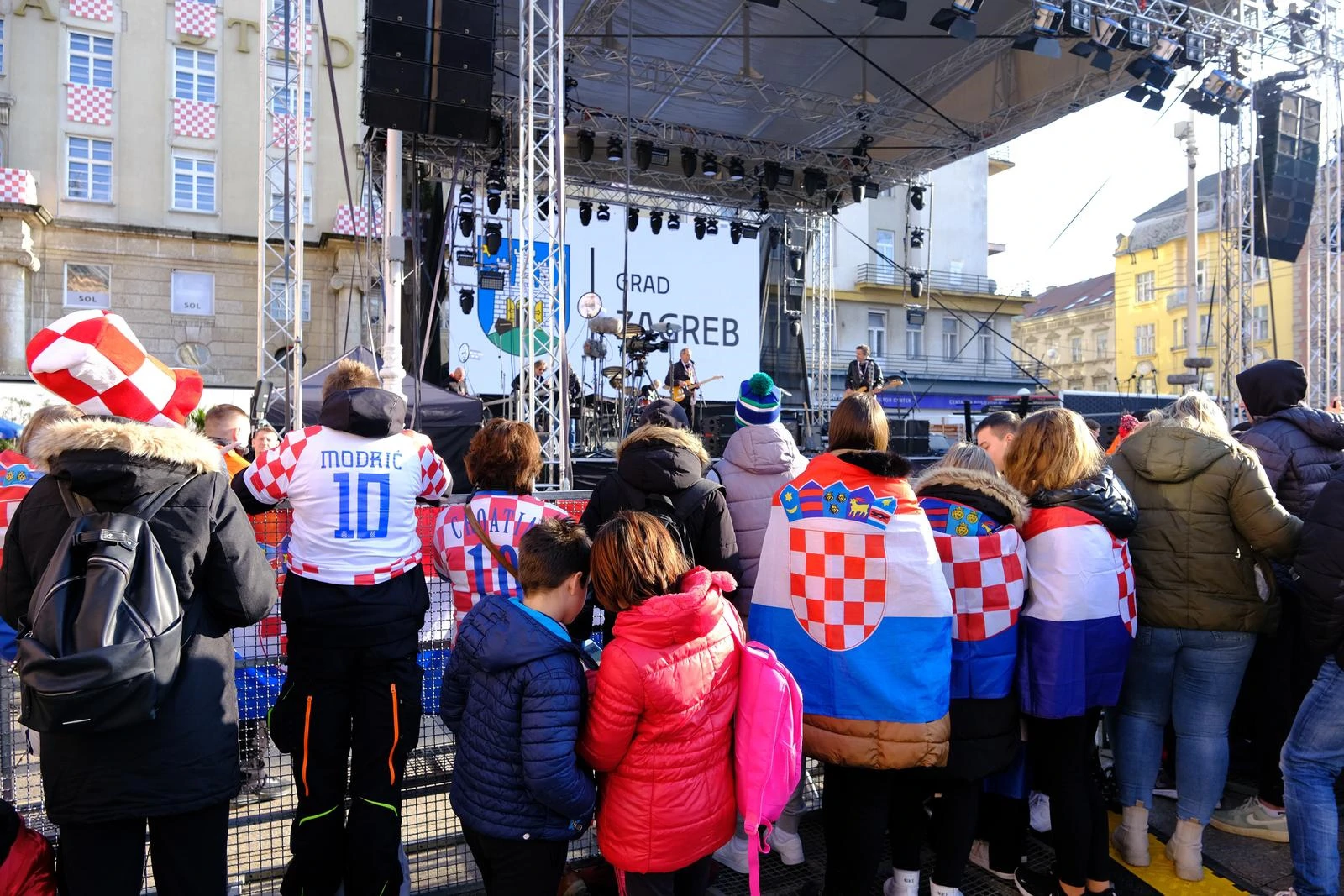 MUP Objavio Upute Navijačima Za Doček Vatrenih - HRT