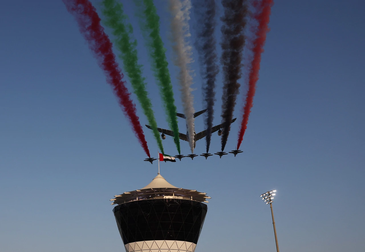 Zrakoplovi iznad Yas Marine u Abu Dhabiju, Foto: Jakub Porzycki/REUTERS