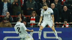 Karim Benzema slavi pogodak s Danijem Carvajalom