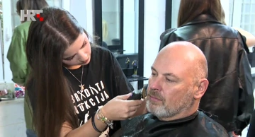 'Bradata aukcija' u Dubrovniku: brijanjem brade skupljaju donacije