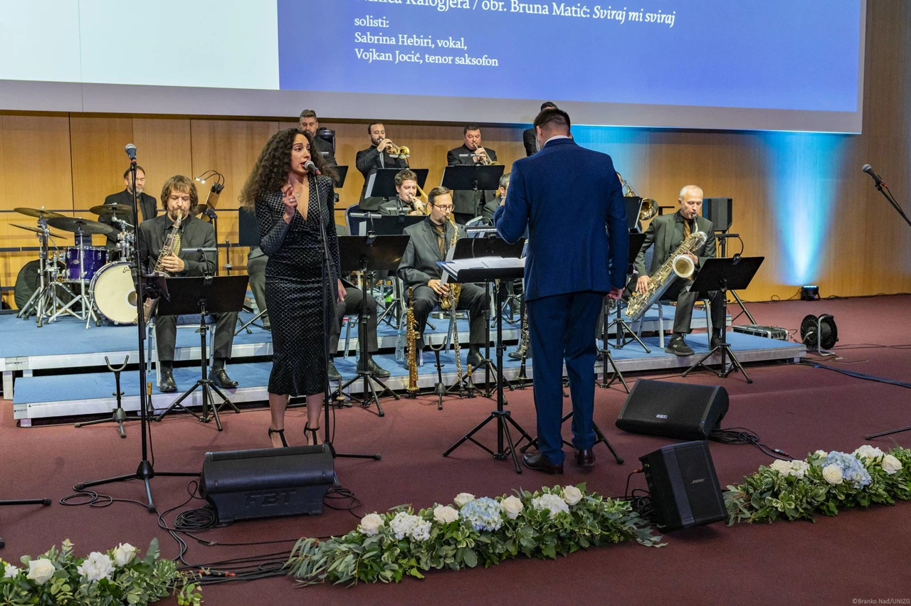 Sabrina Hebiri i Jazz orkestar HRT-a , Foto: Branko Nađ /UNIZG