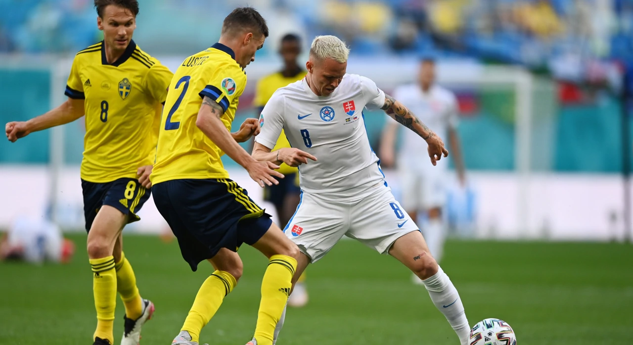 Mikael Lustig i Ondrej Duda, Foto: Kirill Kudryavtsev/REUTERS