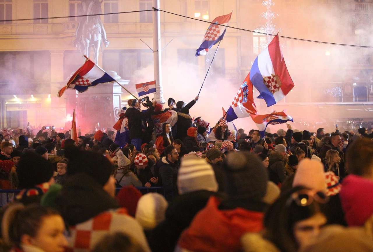 Navijači na Trgu bana Jelačića, Foto: Lovro Domitrovic/Pixsell