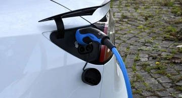 Punjenje električnog automobila