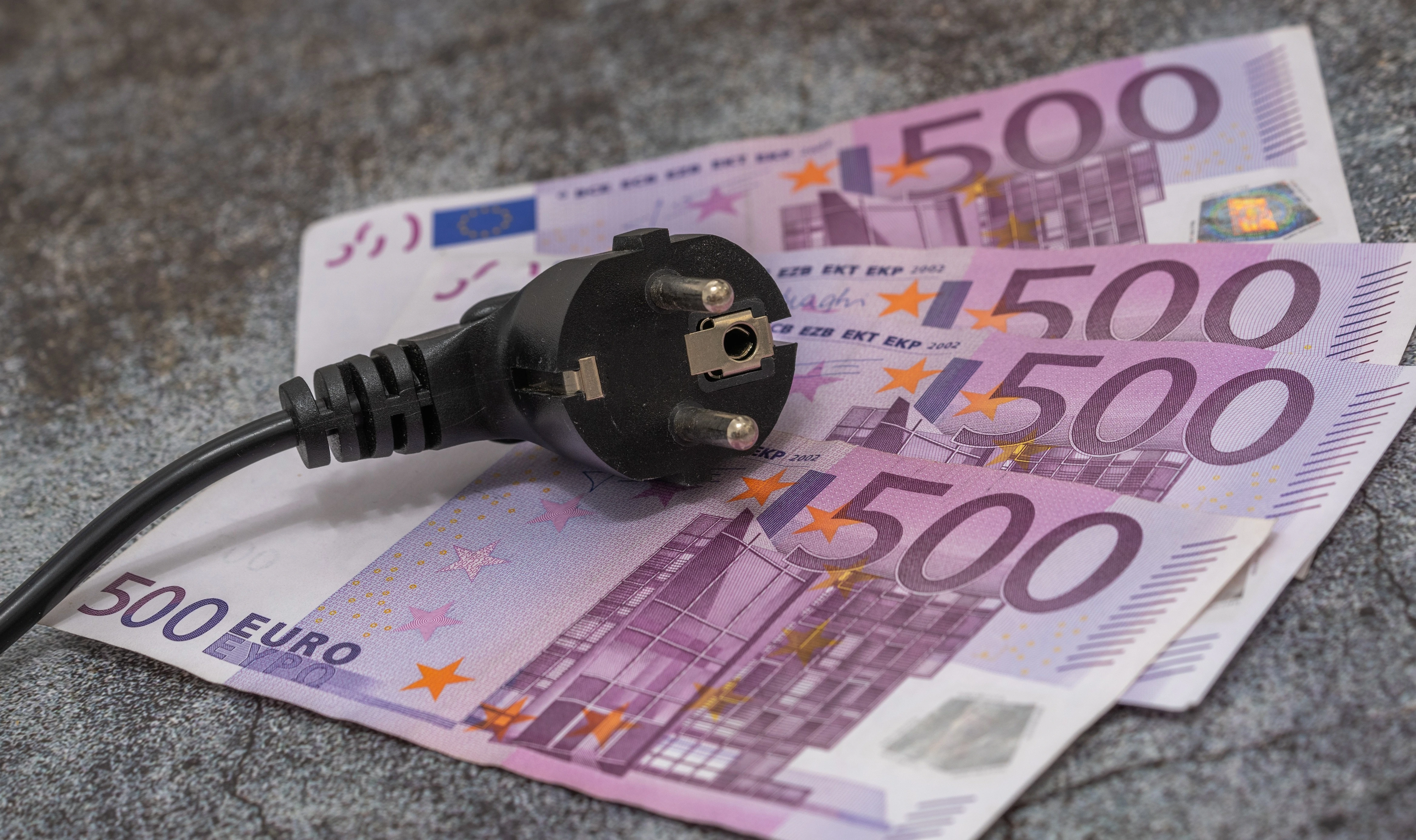 Struja za tvrtke skuplja od prosjeka EU-a, blokirane investicije u obnovljive izvore