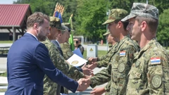 Banožić uručio 54 ugovora o vojničkoj službi
