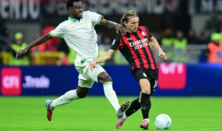 Luka Modrić u akciji protiv Rome