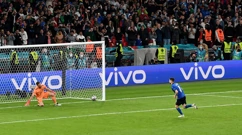 Jorginho zabija za prolaz Italije, Foto: Facundo Arrizabalaga/Pool via REUTERS