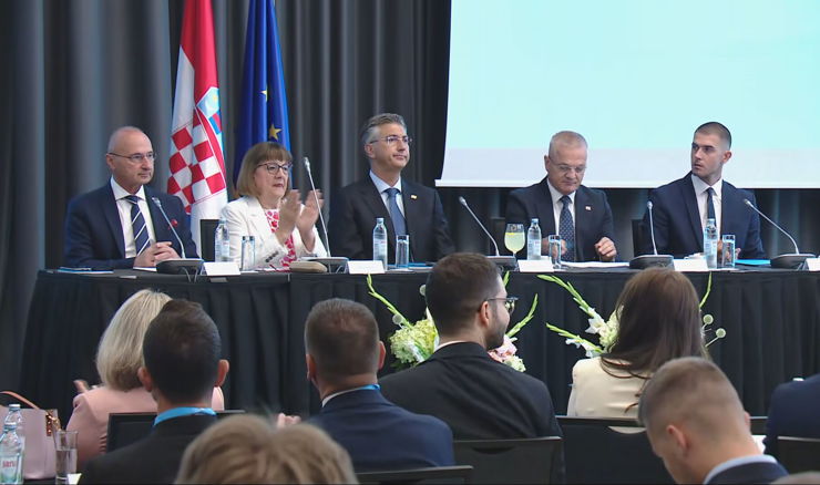 Zagreb domaćin konstituirajuće sjednice Savjeta mladih Hrvata izvan RH