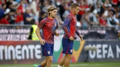 Borna Sosa i Mario Pašalić na zagrijavanju, Foto: Joao Rico/PIXSELL