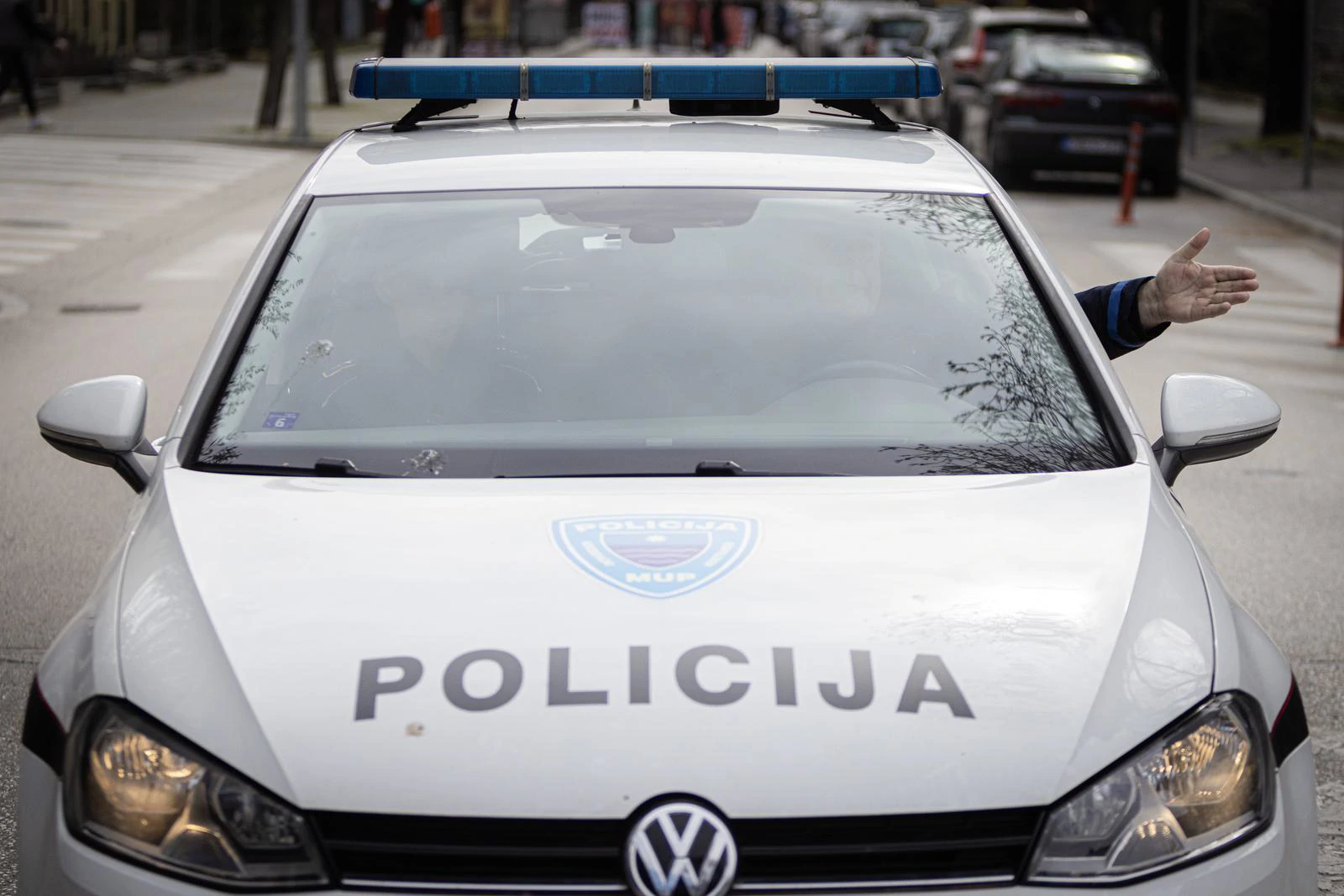 Dojave o bombama u više gradova BiH: Policija na terenu, škole evakuirane