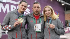 Matea Kolovrat i Petra Goleš s trenerom 