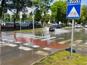 Promet se zbog velikih količina vode na kolniku neko vrijeme odvijao usporeno, Foto: Vlatko Franjin/HRT Radio Osijek
