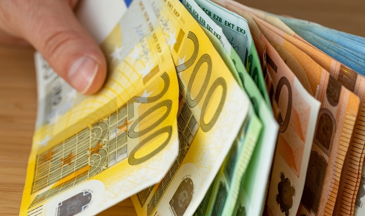 Prosječna neto plaća za ožujak 1555 eura, realno viša za 2,5 posto