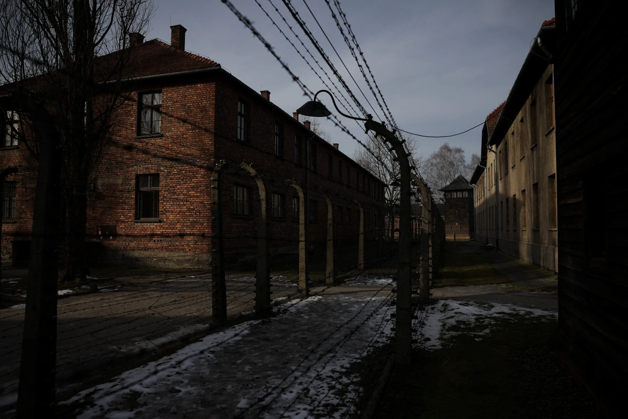  Auschwitz