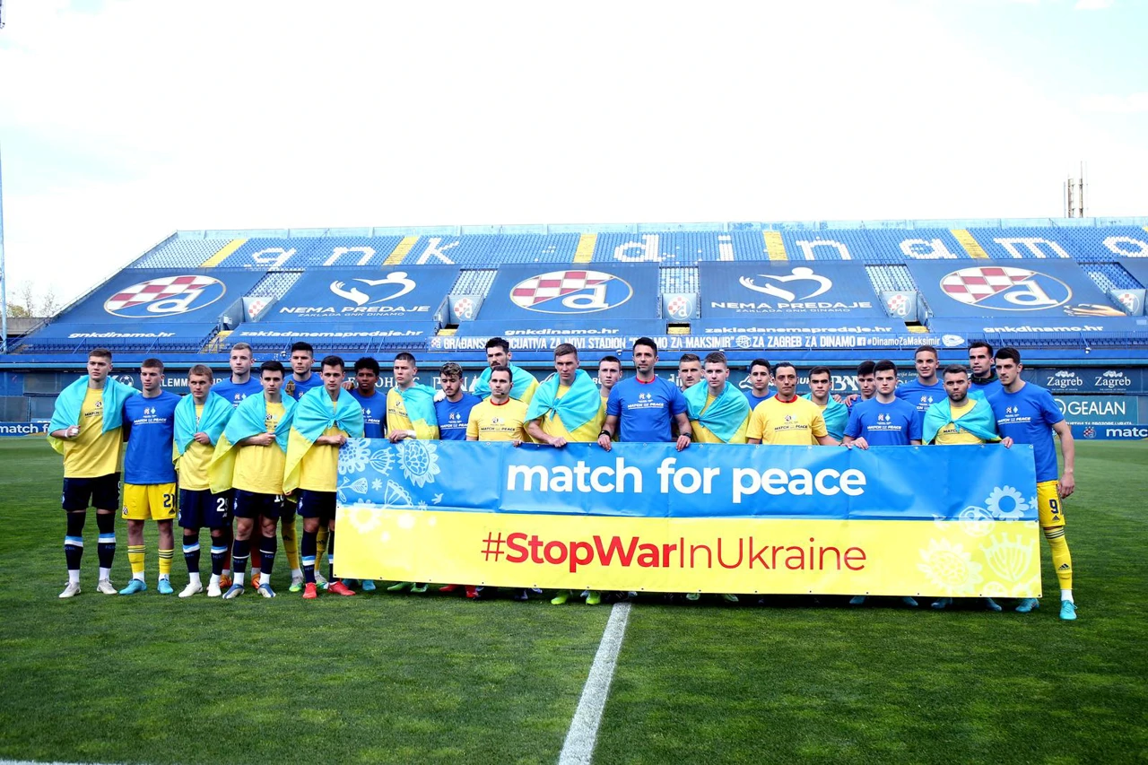 Zajednička fotografija uoči utakmice, Foto:  Luka Stanzl /PIXSELL