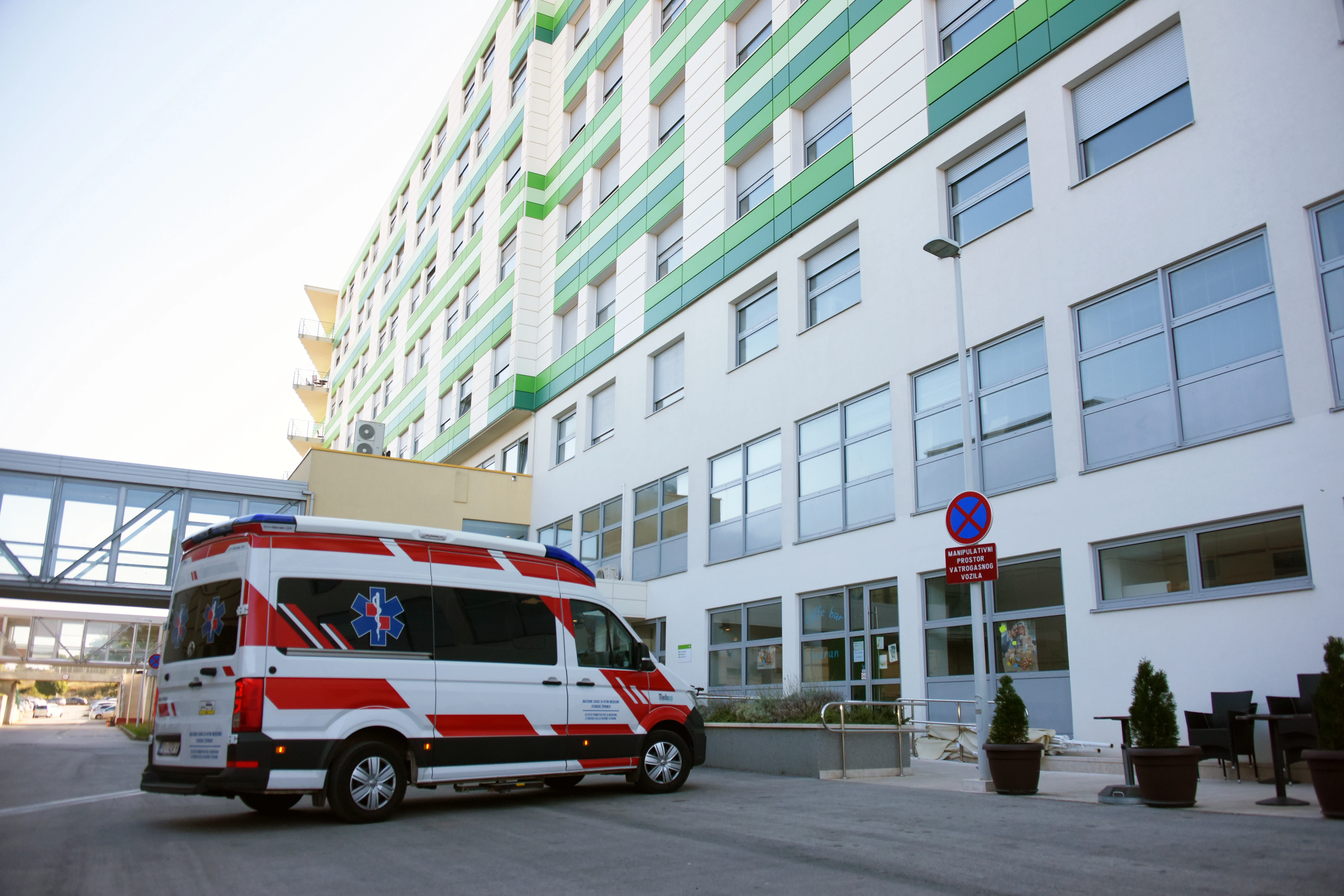 Pula: Zbog porasta oboljelih od COVID-a zabranjeni posjeti u Općoj bolnici