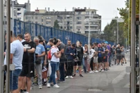 Navijači Dinama čekaju svoju ulaznicu, Foto: Sandra Simunovic//PIXSELL