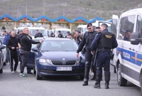 Navijači Dinama na izlazu s autoceste u Dugopolju, Foto: Ivo Čagalj/PIXSELL