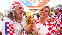 Bivša predsjednica predvodila navijački korteo
