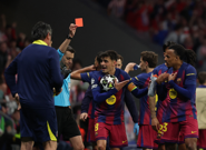 Eric Garcia i sudac Clement Turpin , Foto: Gonzalo Fuentes/REUTERS