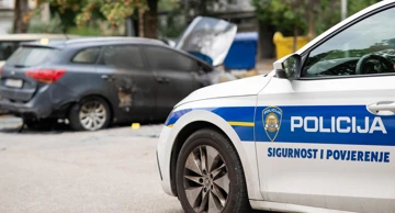 Policijski auto