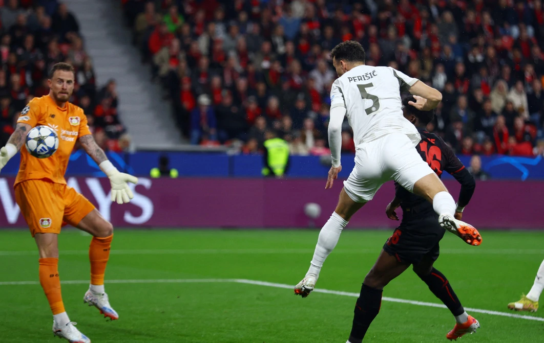 Ivan Perišić u dvoboju Bayera i PSV-a
