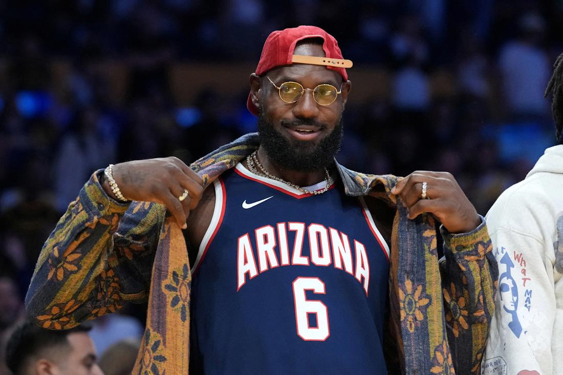 lebron 20251118182510