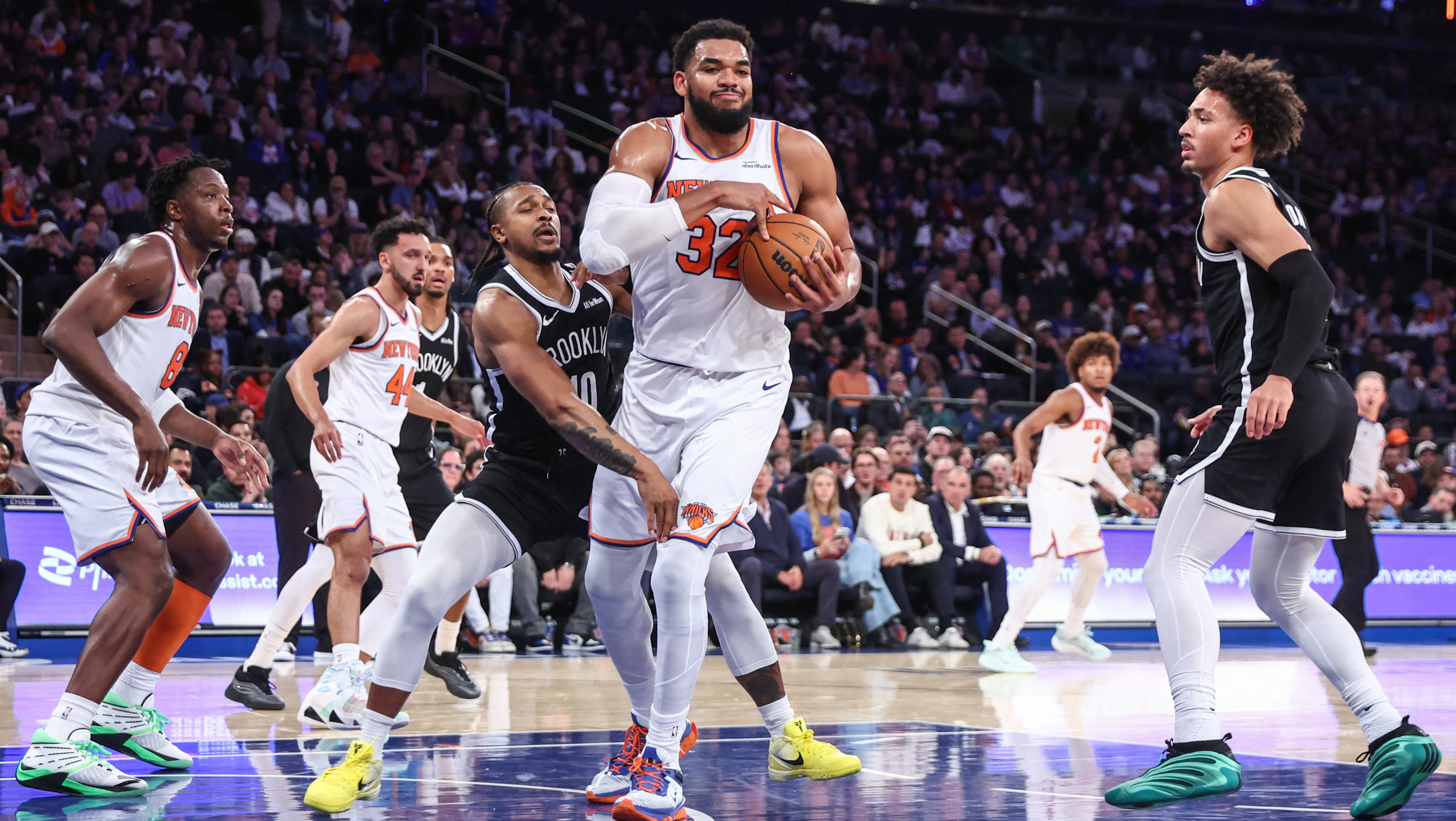 2025 11 10t015716z 2016374773 mt1usatoday27549560 rtrmadp 3 nba brooklyn nets at new york knicks 20251110082328