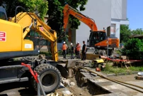 Pukla vodovodna cijev u Utrinama, Foto: Slaven Branislav Babic /PIXSELL