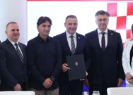 Svečano potpisivanje Sporazuma o darovanju zemljišta između Vlade RH i HNS-a, Foto: Marko Prpic/PIXSELL