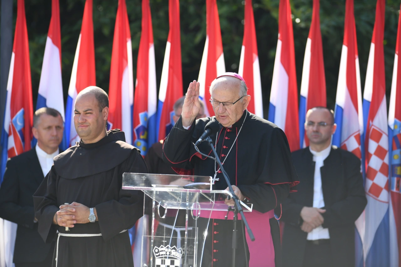 Misa u Kninu, Foto: Niksa Stpanicev/CROPIX