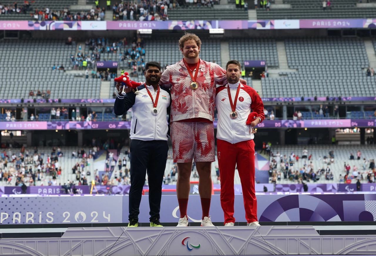 Luka Baković na postolju