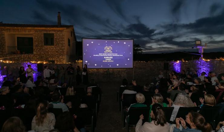16 filmova u borbi za Plave palme Vrboska Film Festivala