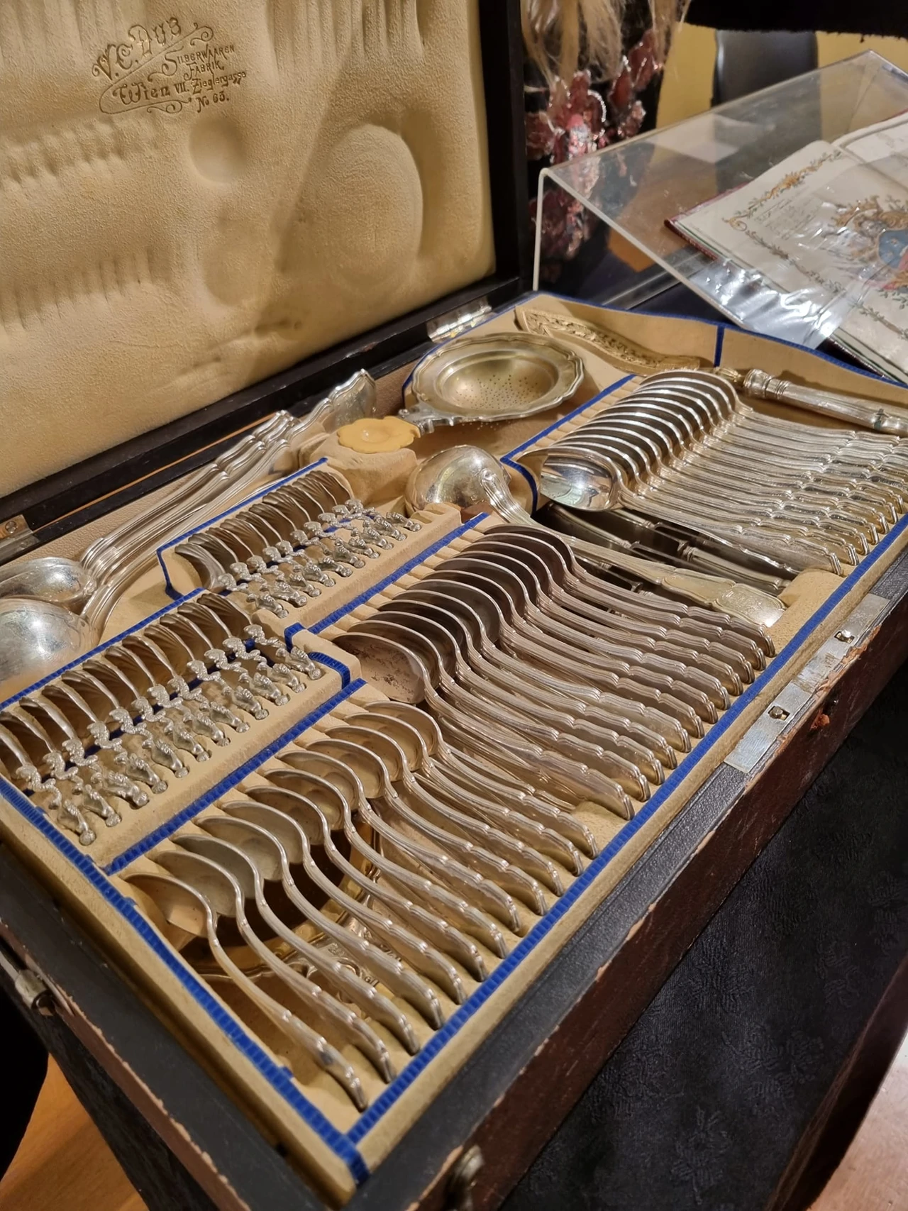 Srebrni pribor za jelo