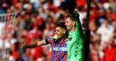 Dean Henderson slavi sa suigračem Justinom Devennyjem