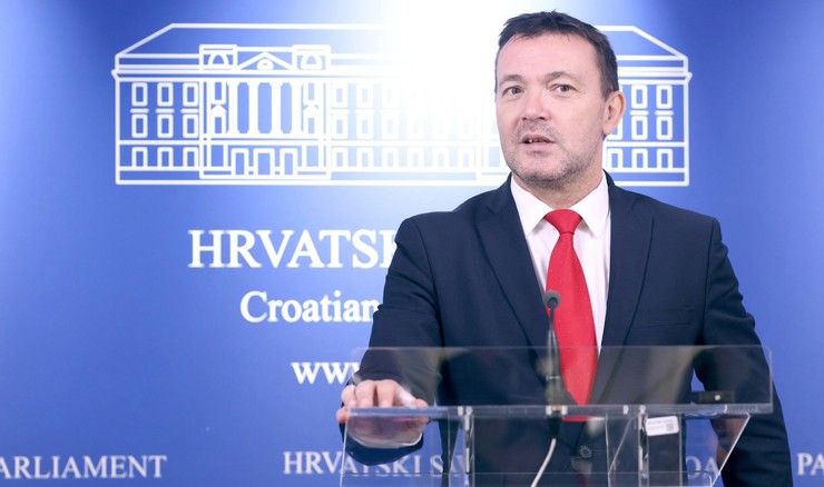 Bauk: Pitanje funkcioniranja zapovjedne linije važnije je od sudjelovanja na mimohodu