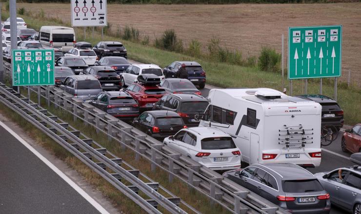 Promet pojačan na važnijim cestama u smjeru mora