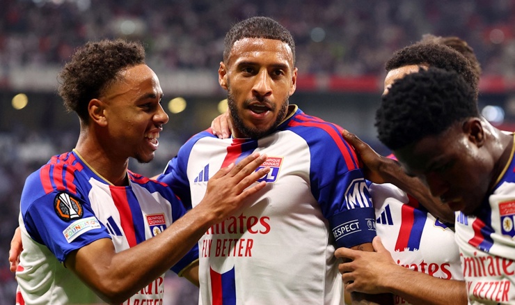 Lyon preuzeo vrh, Paris i Rennes za povijest