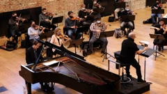 Ivan Krpan, klavir i Enrico Dindo ispred Simfonijskog orkestra HRT-a na probi u Laubi 