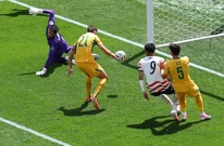 Burgess postiže autogol, Foto: Agustin Marcarian/REUTERS